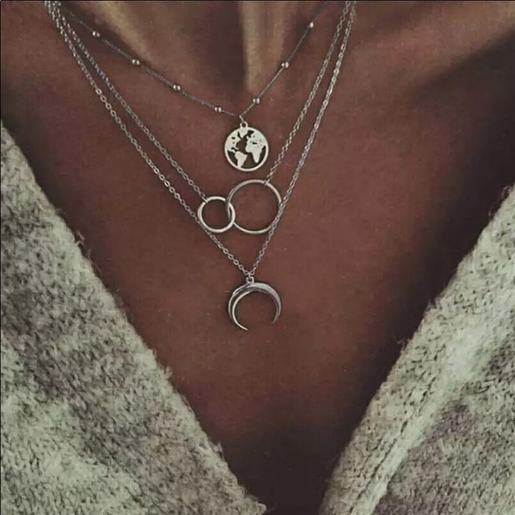 Jewelry - 🥳🥳🥳HP🥳🥳🥳Globe 🌎and Moon multilayer necklace